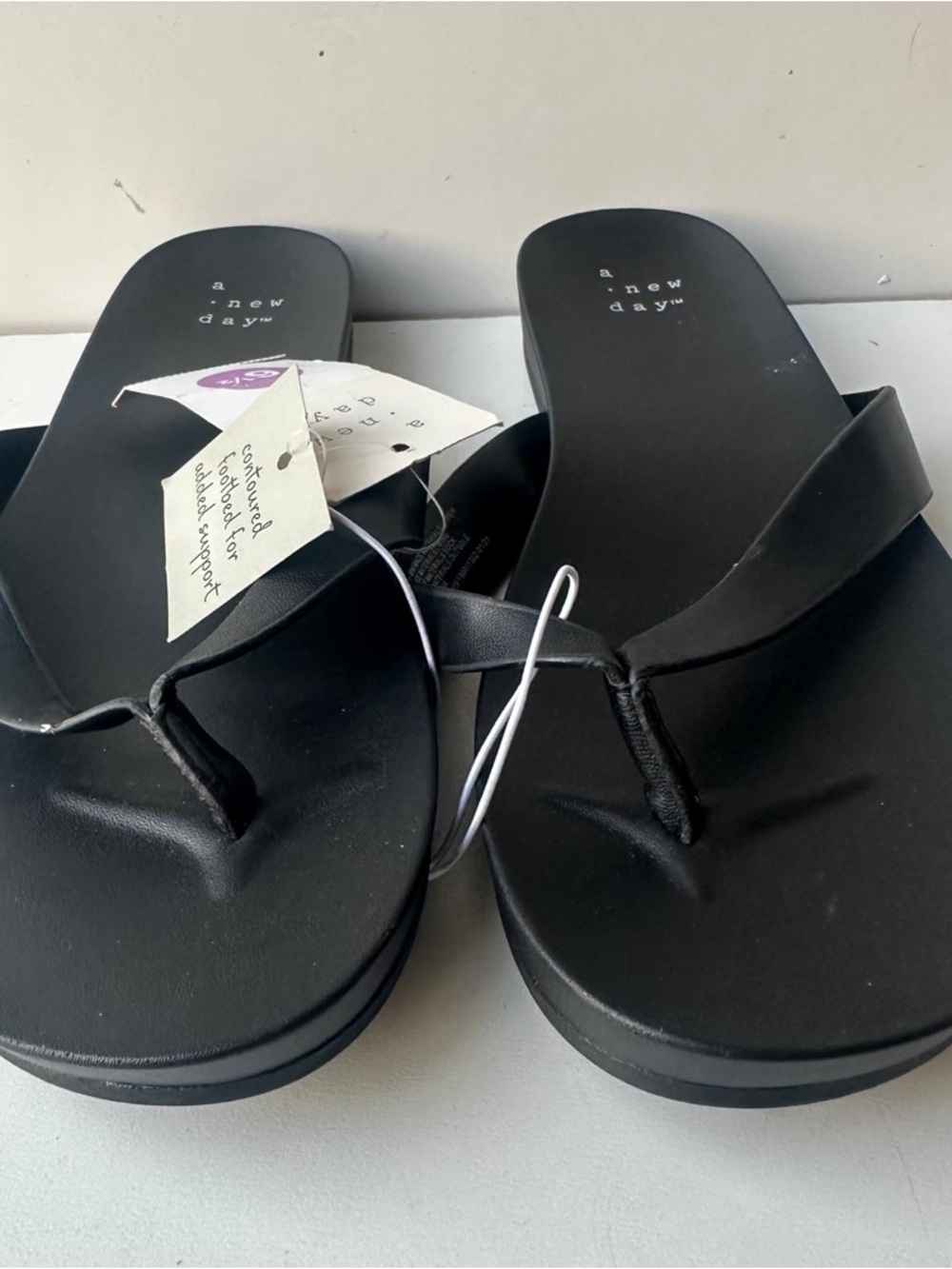 A New Day Womens Black Flip Flop Sandals Size 6.5 Comfort Contoured Footbed